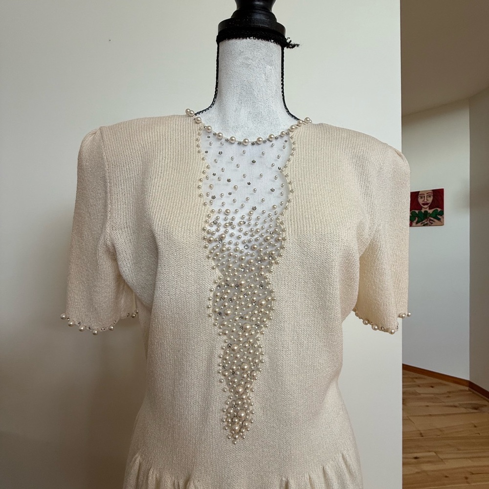 Hottest vintage cream dress I never wore- deep V - Picture 4 of 12